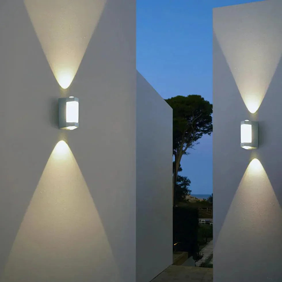 Waterproof LED Outdoor Wall Light | Modern Design & Energy-Efficient 1